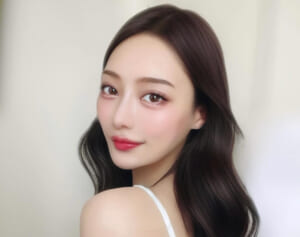 「留置所最高」覚せい剤所持疑いで逮捕の“美人すぎる共犯者”がSNS再開、明かした「逮捕劇の裏側」