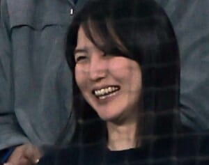 《水遊びに加え、就寝前の新習慣》真美子さん　5カ月愛娘のため「足裏マッサージ」に励む理由