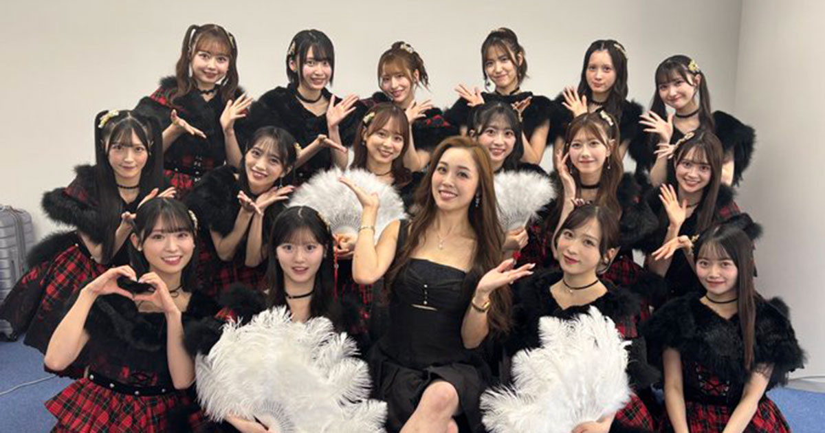 元センターも“意味深投稿”》 AKB48 “セレブママタレ”OGとのコラボ演出