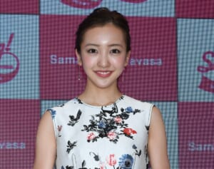 「ちょっと低体重すぎない？」板野友美　過激ダイエットに賛否…公表された驚愕“体重”