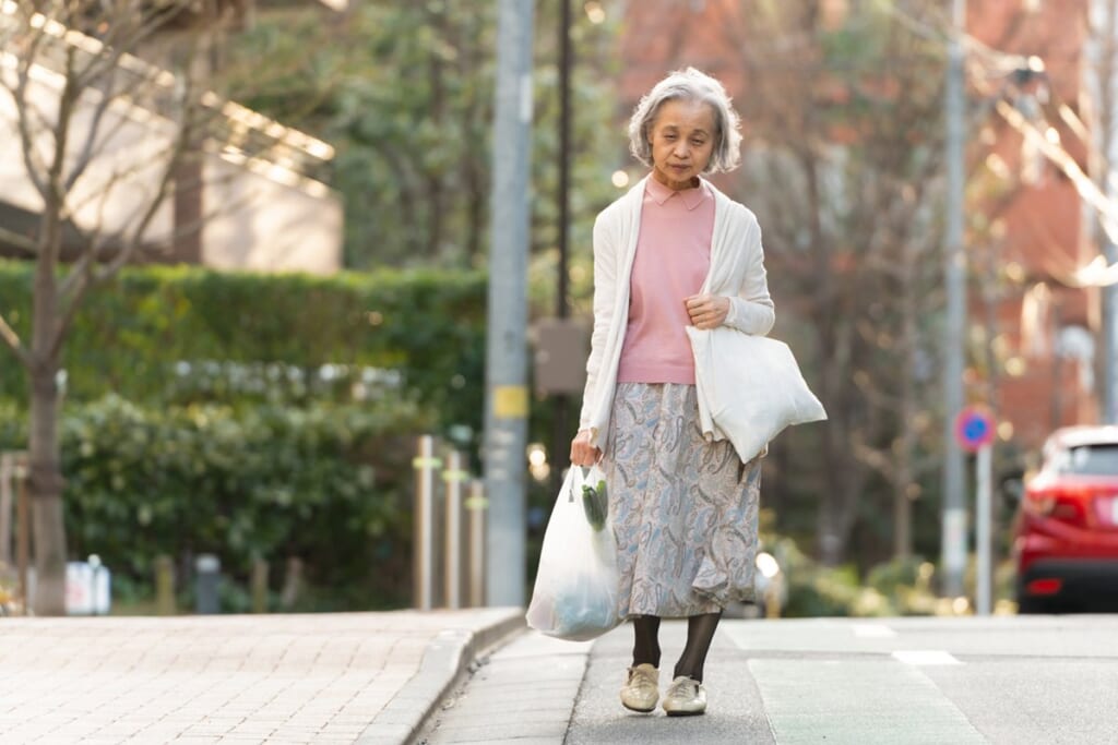 「孤独が与える悪影響はタバコ1日15本分とも」身体にも影響する“孤独の健康リスク”