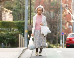 「孤独が与える悪影響はタバコ1日15本分とも」身体にも影響する“孤独の健康リスク”