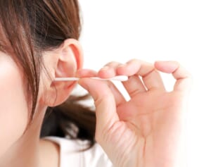風呂上がりの耳掃除はキケン！放置すると怖い「外耳道真菌症」になる「4つの習慣」