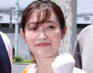 「思わず叫んだよムカつきすぎて」女性シンガー（30）　“お母さん宣言”の参政党さや氏を新曲で痛烈批判