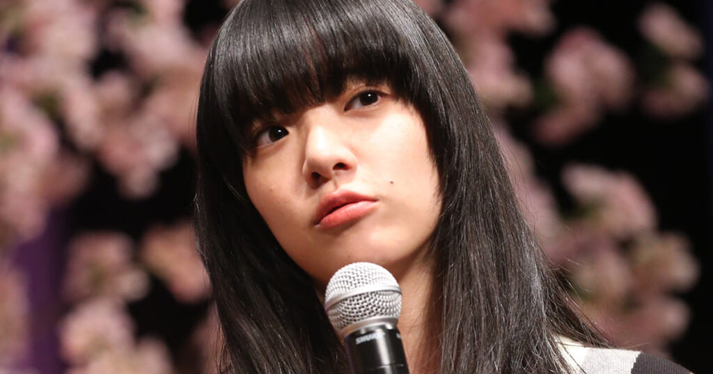 松任谷由実 写真展開催「遺影はレスリーに決まった」 | 女性自身