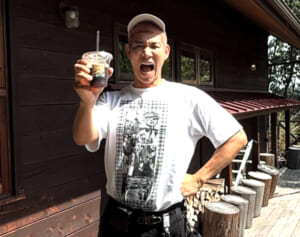 「20代って言われても全然違和感ない」今年50歳になる“一発屋芸人”の若々しい近影にネット衝撃