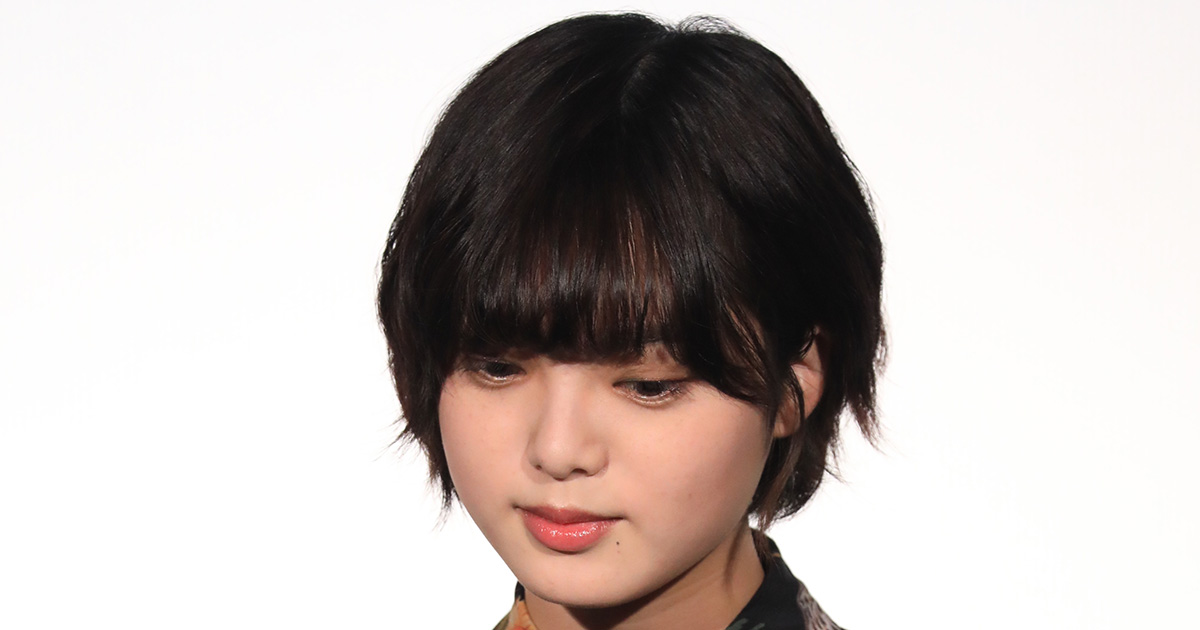 タトゥー入れたん？」元欅坂・平手友梨奈 右腕に「前衛的な絵柄」発見