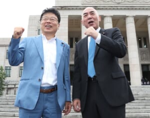 「当然の言葉」保守党・百田尚樹氏＆北村晴男氏　初登院でも石破首相への“奇妙な生き物”発言は変わらず“問題ナシ”の構え