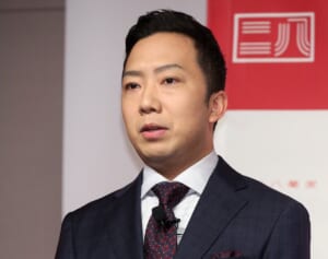 市川猿之助　リビングを洋風に改装…両親亡くなった“現場”で過ごす「ストレスフリーな日々」