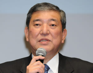 「どういう意味？」とネット困惑…石破茂首相の妻・佳子さん 苦境の夫へ送った個性的なエール“10文字”