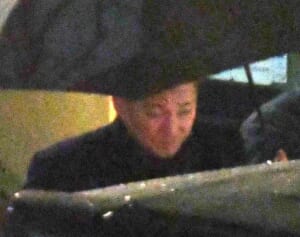 《仲間たちが次々離散》中居正広氏が自ら選ぶ孤立の道“側近”のLINEに「まさかの応対」