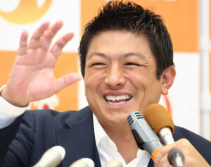 「ツッコまれたら“日和る”の繰り返し」神谷代表　宮城県知事との公開討論からも逃げ…参政党ウォッチャーが指摘する“ディフェンスの弱さ”