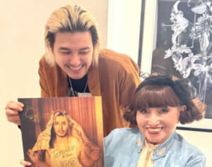 藤井風　黒柳徹子とプライベートで食事デート！勝負服に選んだ黒Tシャツの“正体”にファン注目