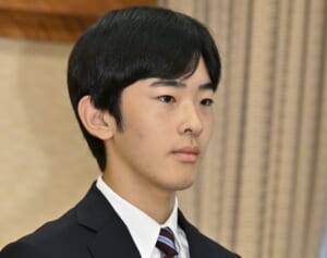 悠仁さま成年式行事で恒例の「元職員らに感謝を伝えるお茶会」が開催されず…背景に“秋篠宮家の事情”