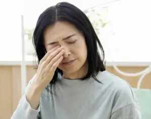 《酒に弱くなる、爪が白い…》医師に聞いた「がん」の予兆は？注意すべき「初期症状」