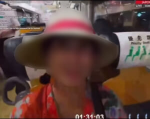 「逮捕案件では？」外国人配信者が車内でライブ配信、注意した乗客を突き飛ばすトラブルに…JR九州が明かした「鉄道警察隊を呼ばなかった理由」