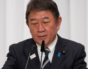 「どこまでズレまくってるんだろう」48歳女性シンガー　“子ども食堂でケーキ”が物議の茂木前幹事長を痛烈批判