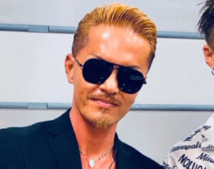 《騒動から3カ月》橋幸夫さん通夜参列で大炎上の“ATSUSHIそっくり芸人”　本人も怒りあらわで「厳しいその後」