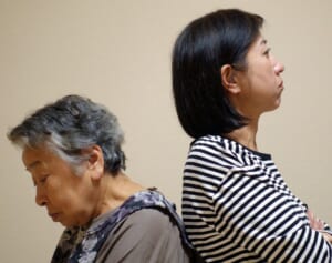 《家庭崩壊したケースも》嬉しい反面、一転して修羅場に…“授かり婚”が招いた親子の壮絶衝突エピソード5つ