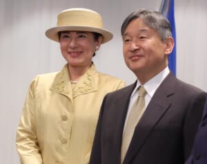 《皇族数確保策は棚上げに》天皇陛下　“女性皇族の未来”が定まらない危機…関係者が憂慮する「二度目のご決断」