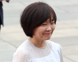 「どうやったら仲良くなれるんだ」安倍昭恵さん　“ゴリゴリタトゥー”の人気アーティストとの記念写真にネット驚愕