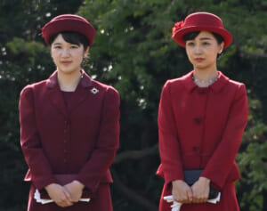 《“わざと”と勘ぐる声まで》佳子さま　園遊会での愛子さまとの“色被り批判”が的外れな理由