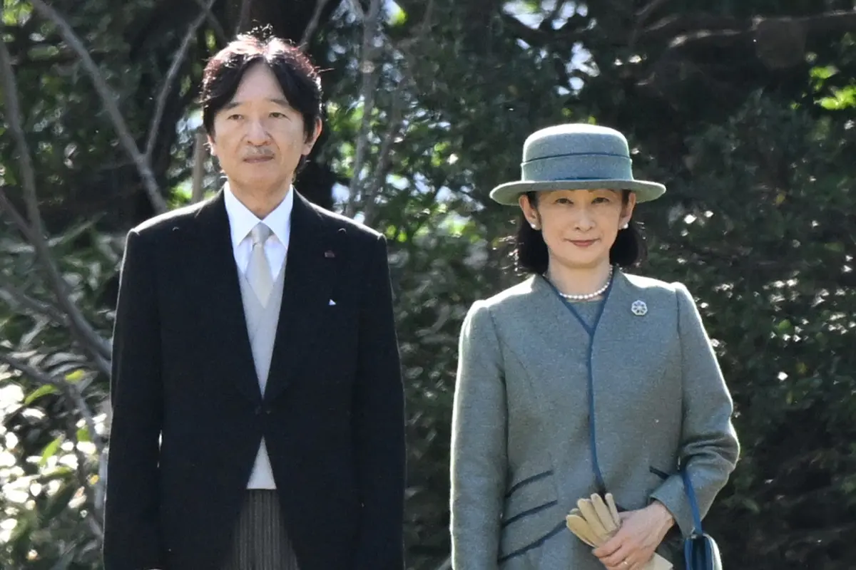 紀子さま 競走馬を「けいそうば」と述べられ…園遊会で映し出された武豊 