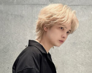 「見た目全然違う」わいせつ容疑のカリスマ美容師　逮捕時の“ボサボサすっぴん姿”の落差にネット衝撃