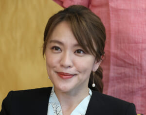 「国民は忘れてねーぞ」今井絵理子氏　政務官“退任”報告に批判コメ2000件…解けぬフランスの呪い