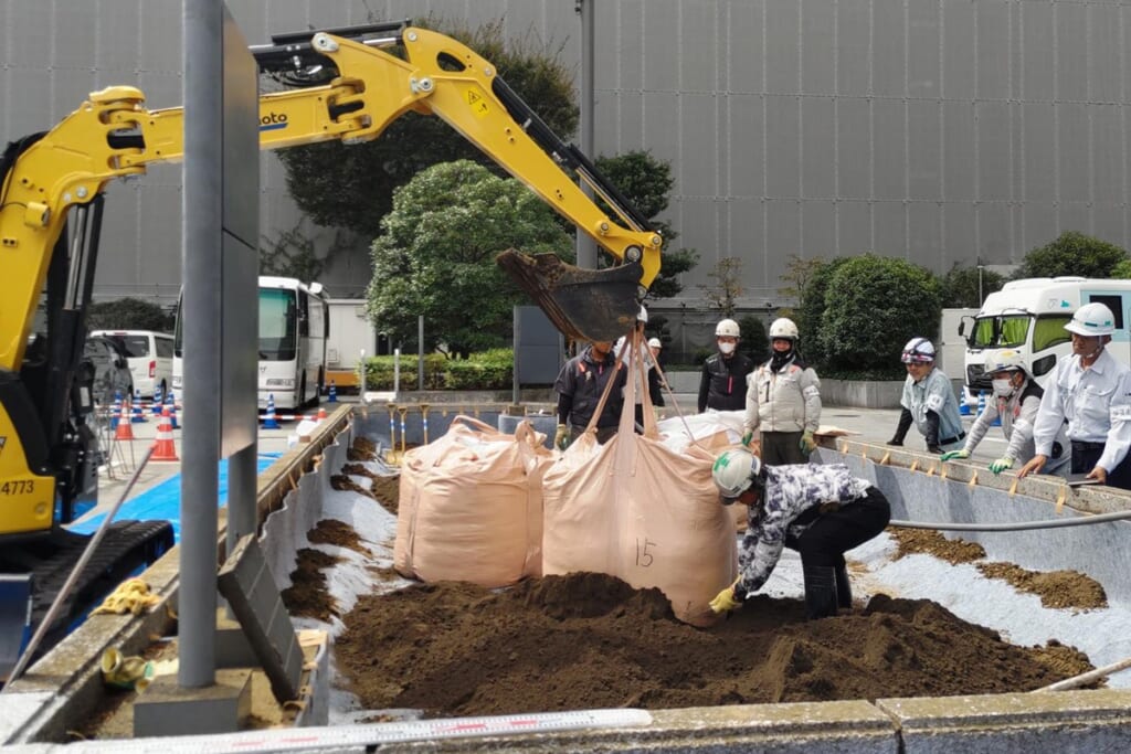 放射性物質残った除染土が省庁の花壇や官邸で再利用…今後は全国に普及する可能性も