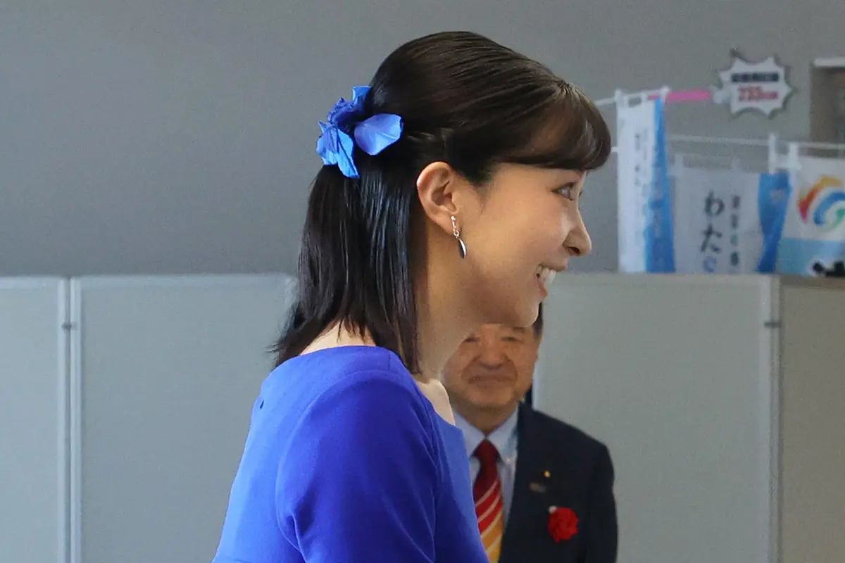 画像・写真11枚目】「髪型めちゃくちゃ可愛い」佳子さま “琵琶湖カラー