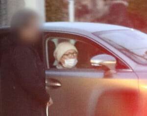 「もうやめようと思うんだけど」大御所女性タレント（70） 引退示唆の裏にあった“炎上”騒動…悩んでいた「世間とのズレ」