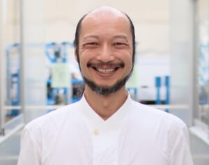 「出かけるときは帽子が必須に」『8番出口』おじさん役の河内大和が明かすブレイク後の“劇的な変化”