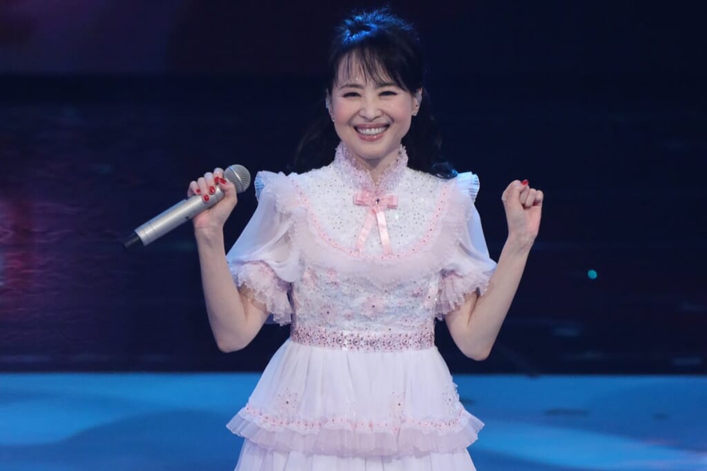 《デビュー45周年》松田聖子　自宅訪問すると実母が神対応、自分のモノマネに意外な反応…森口博子ら大ファン4人が語る「素顔」