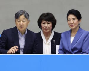 天皇皇后両陛下　国スポでバドミントンをご観戦…“シャトル”がつなぐ愛子さま＆悠仁さまへの“帝王教育”