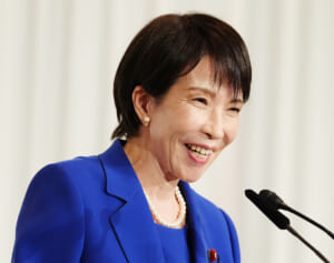 「露骨すぎた」“進次郎派”の選管女性議員が高市総裁誕生の直前に浮かべた「険しい表情」にSNS騒然