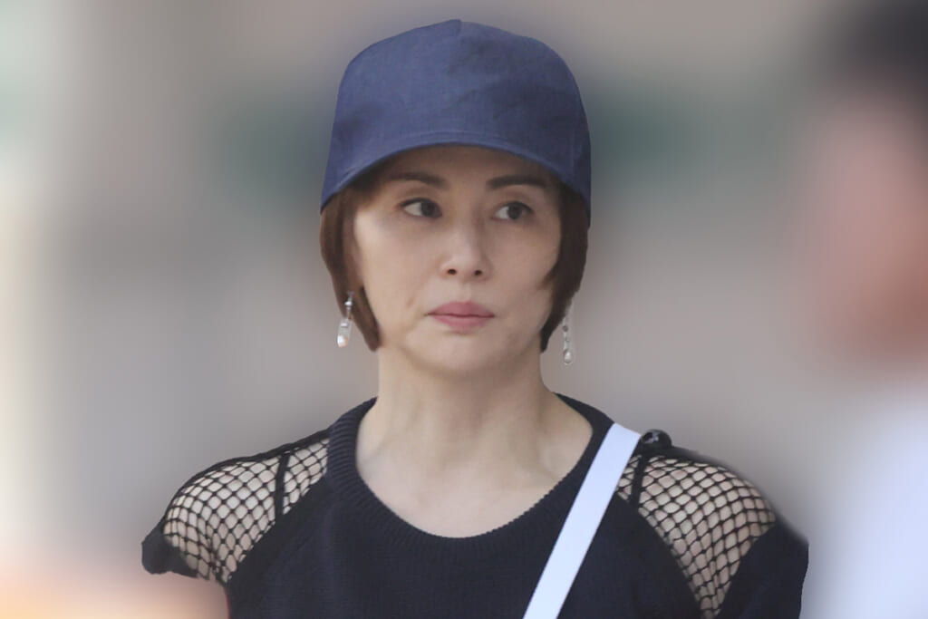 《担当者は「わかりません」と困惑》米倉涼子　アルゼンチン人恋人に“トンズラ疑惑”浮上…書類送検前に起きていた「異変」