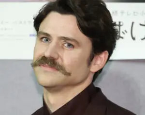 『ばけばけ』ヘブン役のトミー・バストウ　‘22年にカナダで日本語を教わった“50代女性芸能人”