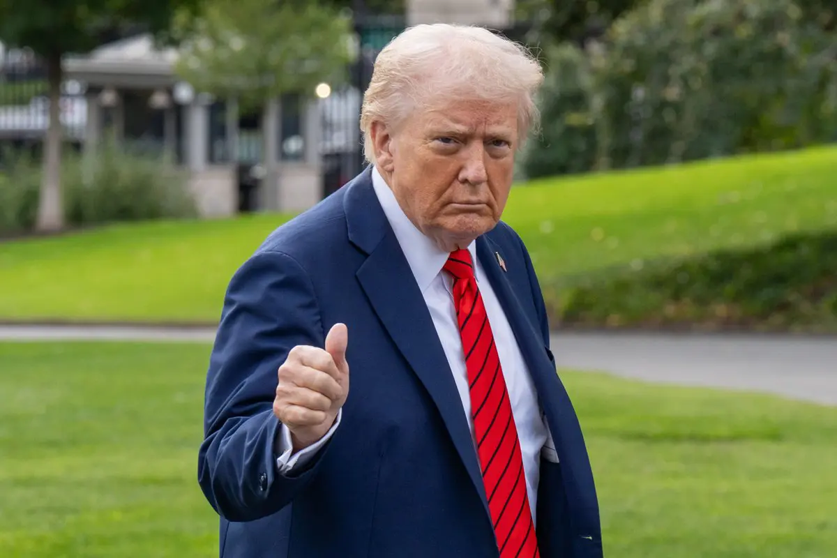 トランプ大統領に健康不安説》体重100キロ越えの79歳、コーラ1日12本の 