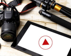 《トラブルが話題》ライブ配信に映り込んだら“動画消去”を要求できる？弁護士が語る「意外な結果」