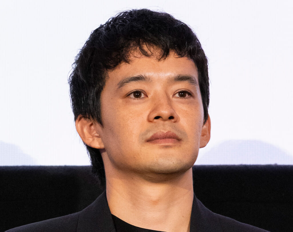 池松壮亮　“名誉棄損で係争中”のNHK主演ドラマが映画化へ…原告遺族は“告発本”も準備の泥沼展開