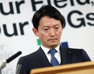 「投票した人たちしか見てない」元M-1王者　兵庫・斎藤知事に痛烈苦言…噛み合わない質疑にも「オウム返し」