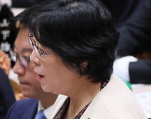 「キャラ濃い」立憲二世議員（56）　国会を騒然とさせた“ドタバタ質疑”にSNS爆笑、鈴木農相も笑顔でツッコミ答弁の「珍事」