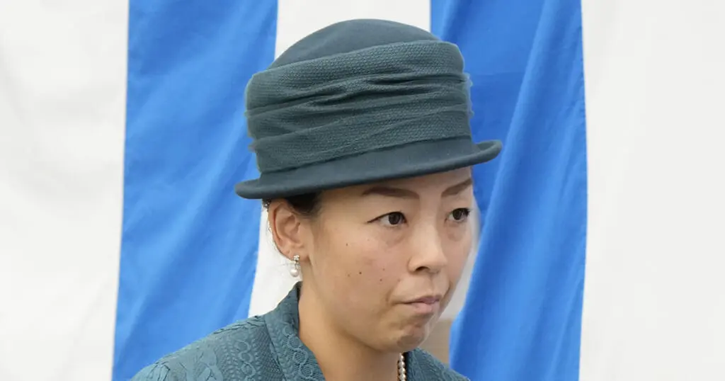 《“恋人がほしい”という意味も》瑶子さまが“皇室では珍しい”「ピンキーリング」をつけられた“真意”は？【ファッション評論家が語る秋の園遊会】