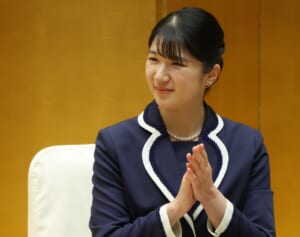 《優秀な専従職員も増員》愛子さま　来年度は単独ご公務が倍増へ！社会人3年目でさらに高まる期待
