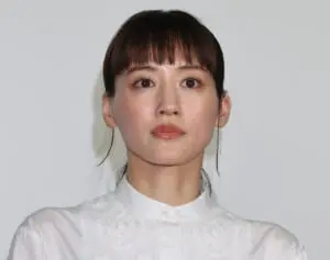 綾瀬はるか　“タッグ熱望”監督が名誉棄損裁判の被告に…主演最新作の公開前に不安要素