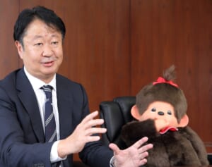 《なぜ人気》モンチッチ誕生から半世紀で3度めのブームが過熱…メーカー社長が語る“知られざる歴史”