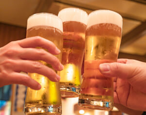 《バイトテロ》東京の個室居酒屋で店員が「提供前のご飯を素手でつまみ食い」動画が拡散…運営会社は謝罪し「事実関係の確認を進める」