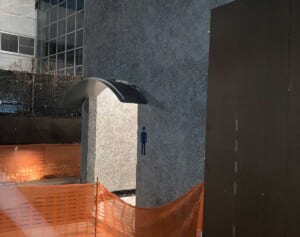 「性犯罪を懸念する声をいただいた」上野公園の“男女の仕切りがない”新設トイレが物議…都の担当者が明かした「改修の経緯」