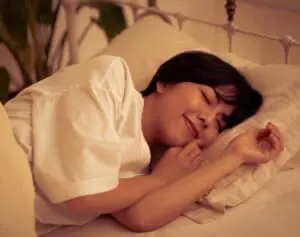 寝る1時間前に食べるだけなのに…劇的に“睡眠の質が改善されたフルーツ”とは？